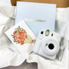 Poklon paket za obitelj - Instax mini instant kamera + grebalica knjiga avantura - Slika 4