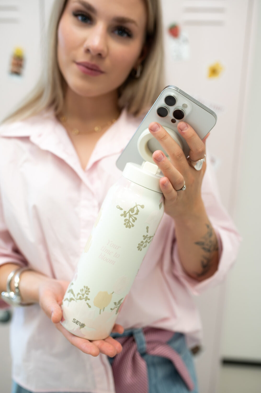 2-u-1 termos bočica za vodu s magnetskim držačem za telefon – Vrijeme je za cvjetanje (700ml) - Slika 2