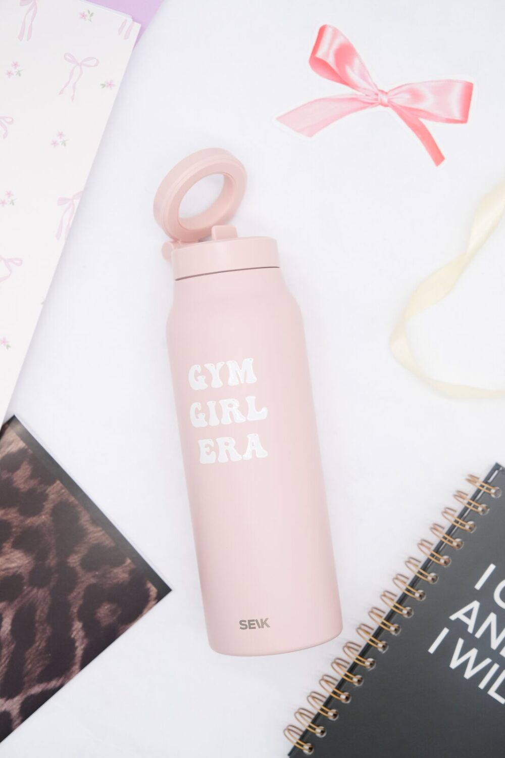 2-u-1 termos bočica za vodu s magnetskim držačem za telefon - gym girl era (700ml)