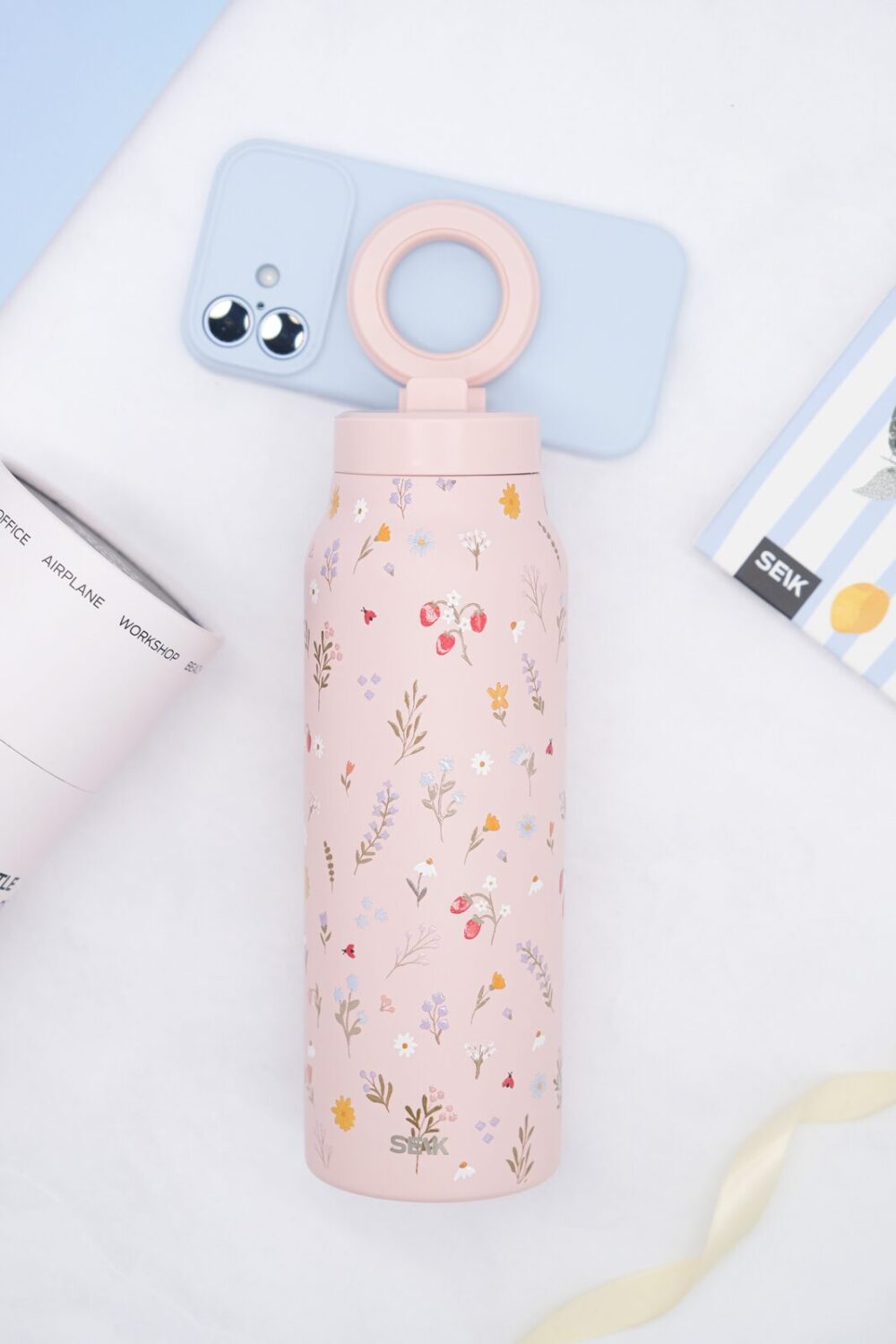 2-u-1 termos bočica za vodu s magnetskim držačem za telefon – Jagode (700 ml) - Slika 2